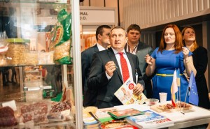 WORLD FOOD 2015 (Warshaw)